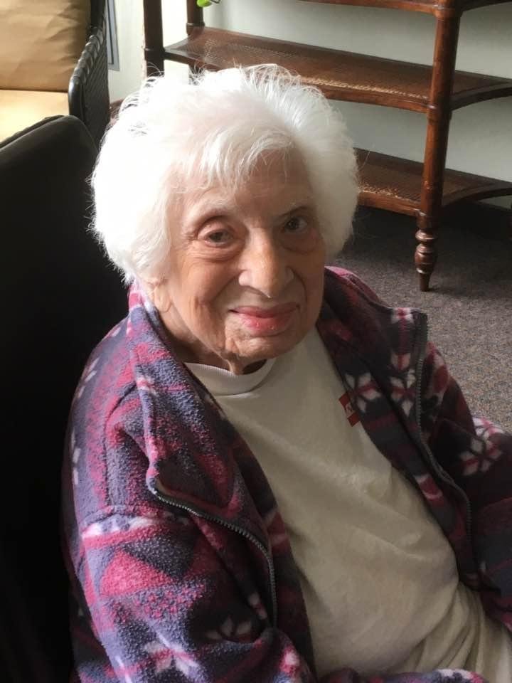 Happy 92nd birthday Aunt Shirley!!😍