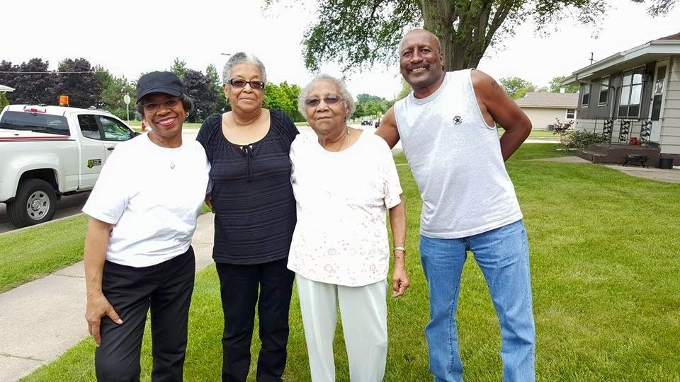 Visiting only aunt left on fathers side of family in Kenosha Wisconsin.