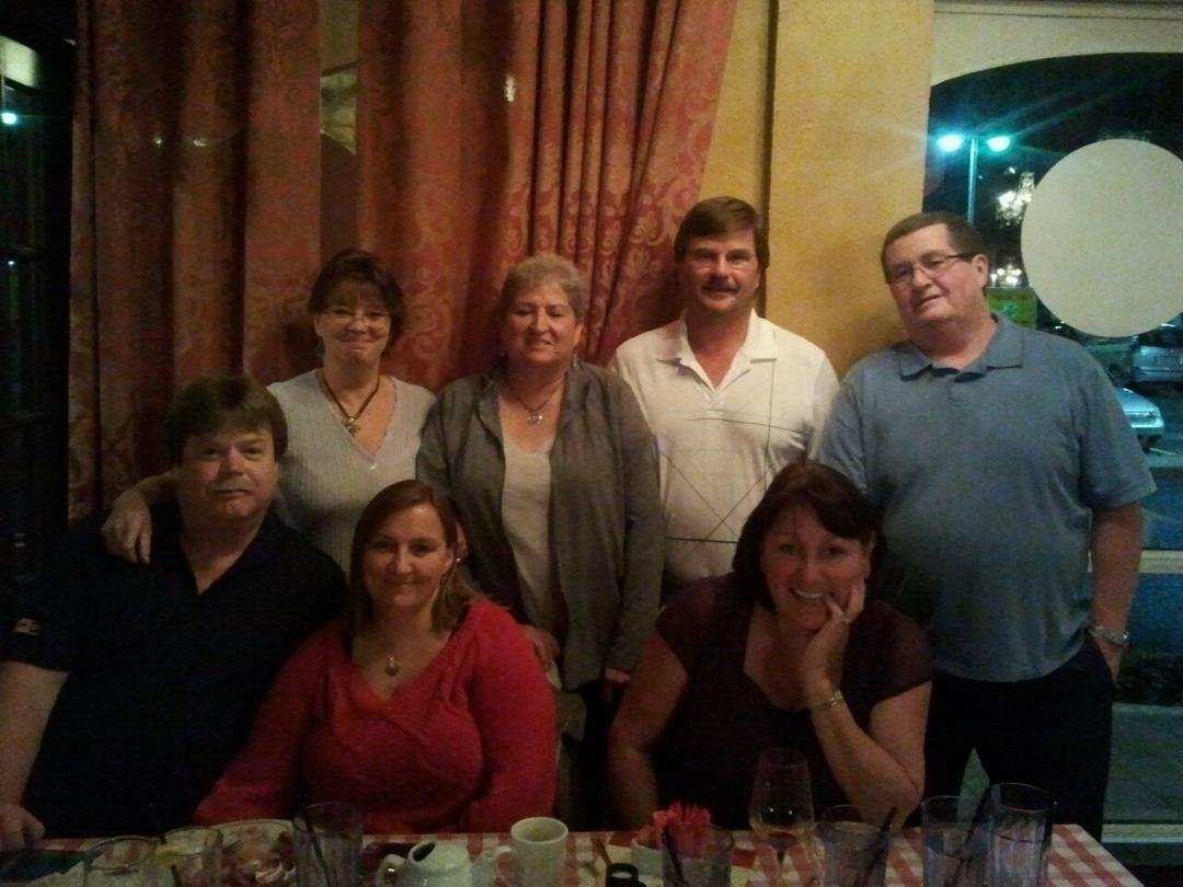 Had a great time last night wth Sue and some great friends. Linda Hutchin Simpson june templteton Rick and Julie and John Hickey. Cant wait til we get together again.