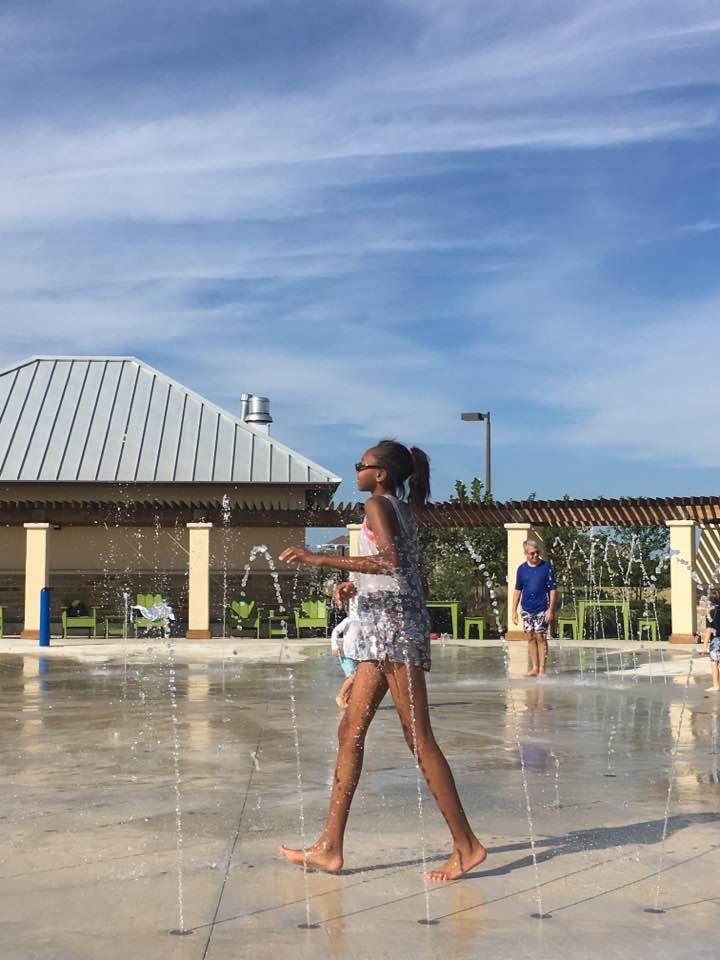 Those long legs on Kaliyah!