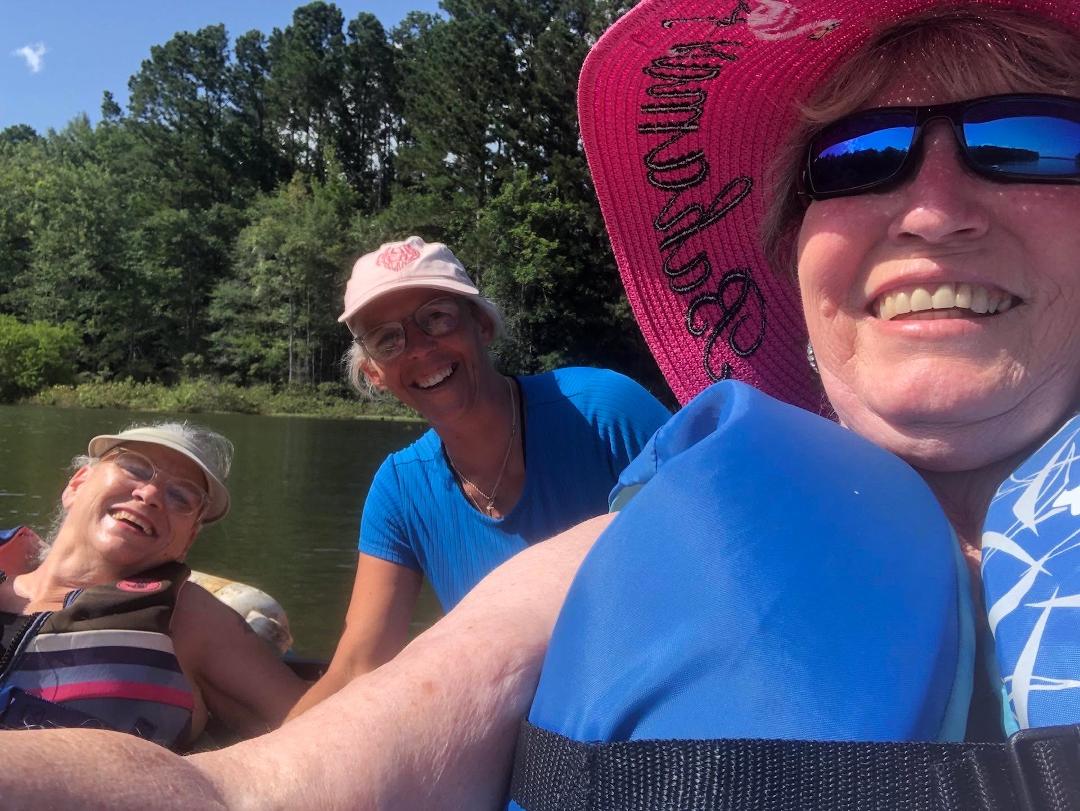 Just want to say thanks to Jessica Andrews David Schmaus for a wonderful time on the water today. The perfect host. We had a great time❤️