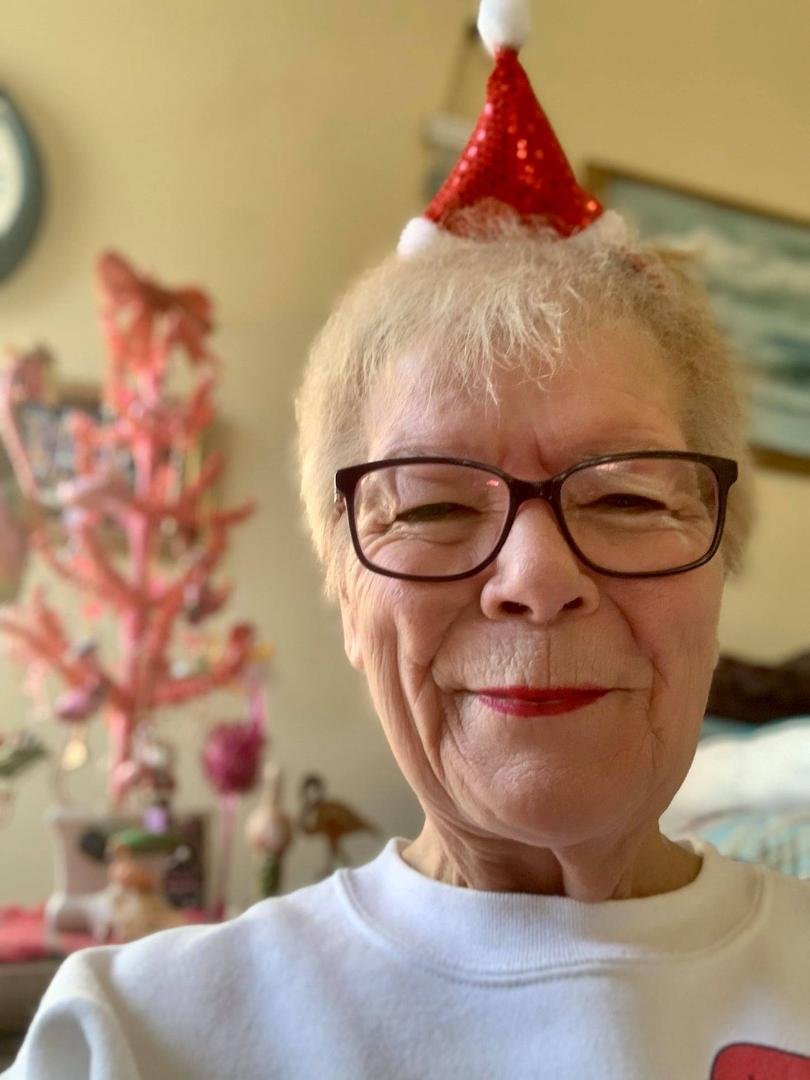 Wishing all a Happy Christmas and holiday season, and a Better New Year.  Can't wait till we are able to be with all our family and friends.  Love and Laughter to all!!🦩❤️