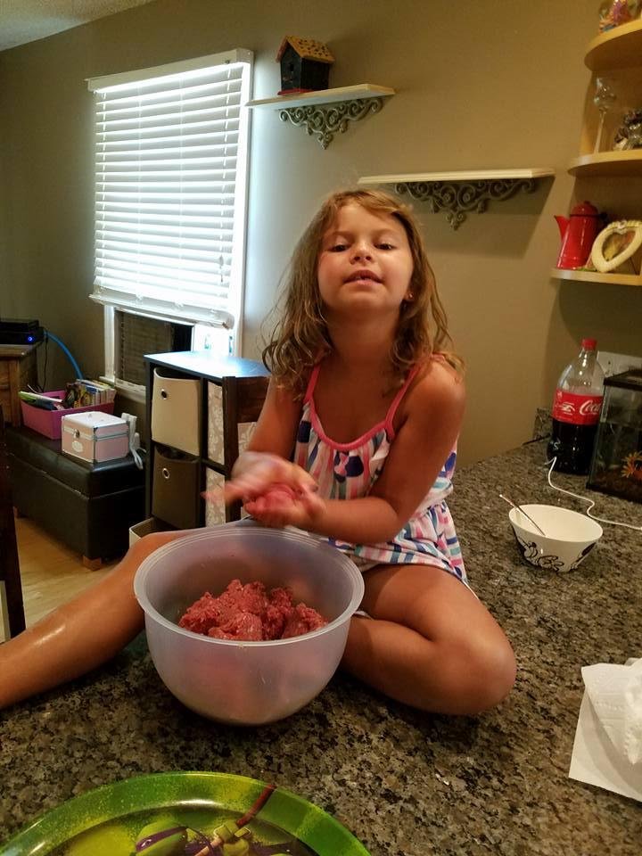 Making meat balls with gram