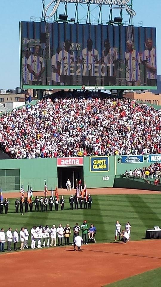 At final red sox game bidding farewell to Yankee hall of famer- Derek Jeter. Even this loyal red sox fan can appreciate an outstanding individual who has reigned for 20 years! Beautiful day for a game. Hi Robyn Kinigson Mic