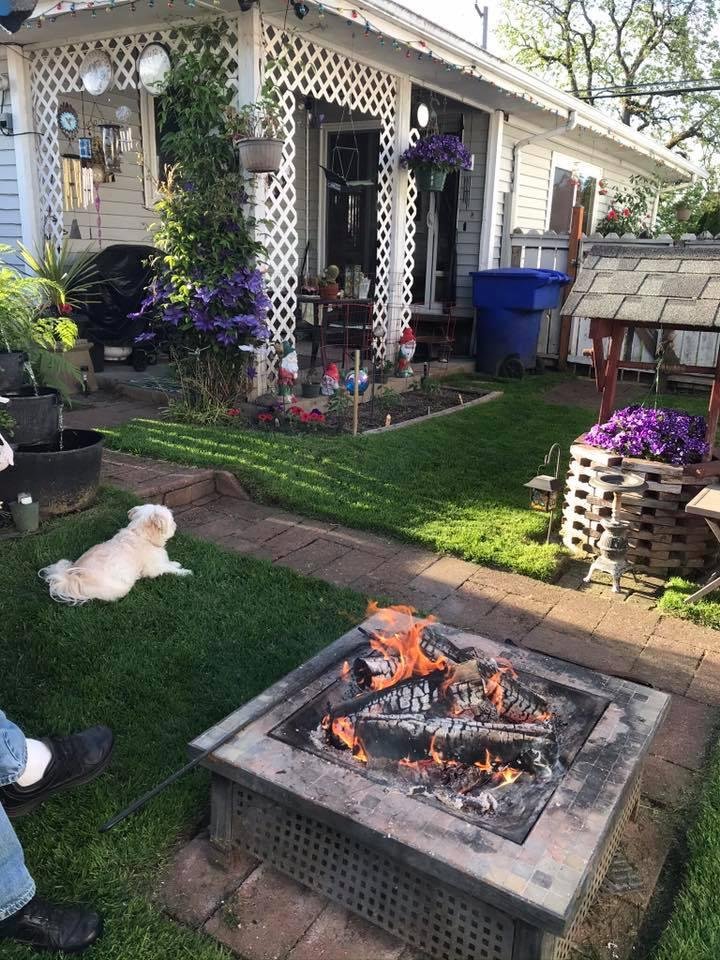 Nice night for a little back yard fire.
