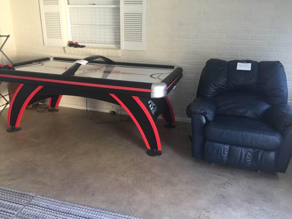 Air hockey table & leather recliner like new 3314 Bedford in Belmar