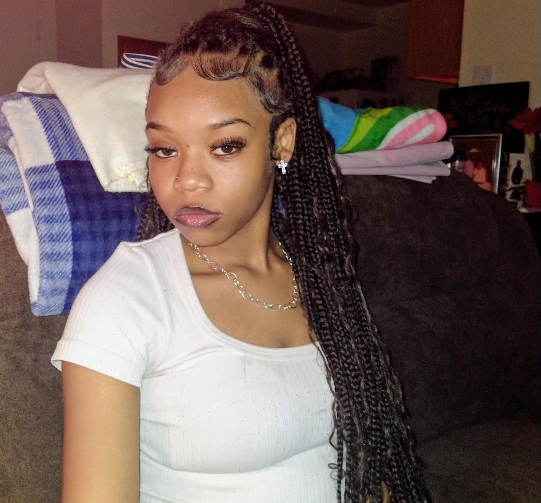 I'd like to wish my granddaughter a Happy 21st Birthday 🎂🎉🥳💞, enjoy your special day 🥳🎈,I love you 😘 kitten.