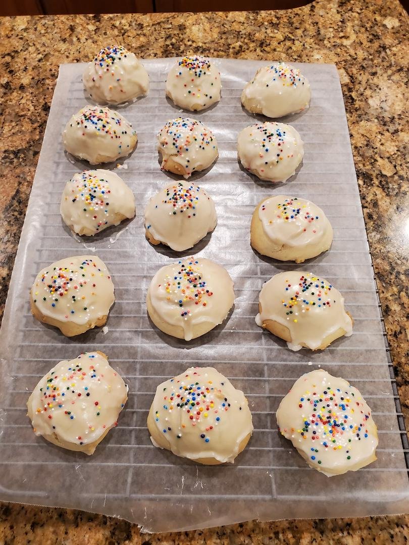 Day 4 - Anisette Cookies.
mmmm. House smells great.