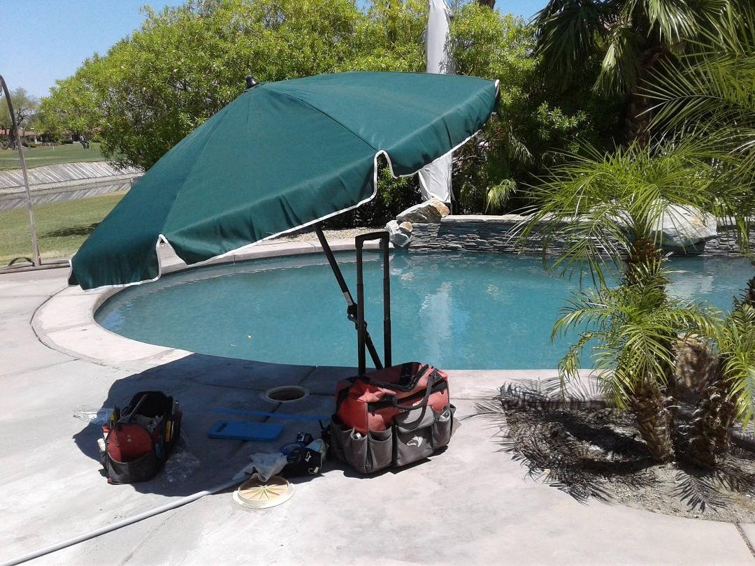 I set up an umbrella at my work site yesterday. I'm such a weakling!