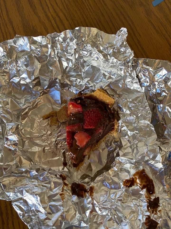 Omg! Neighbors, John and Ellen left dessert! Wow! Thanks!