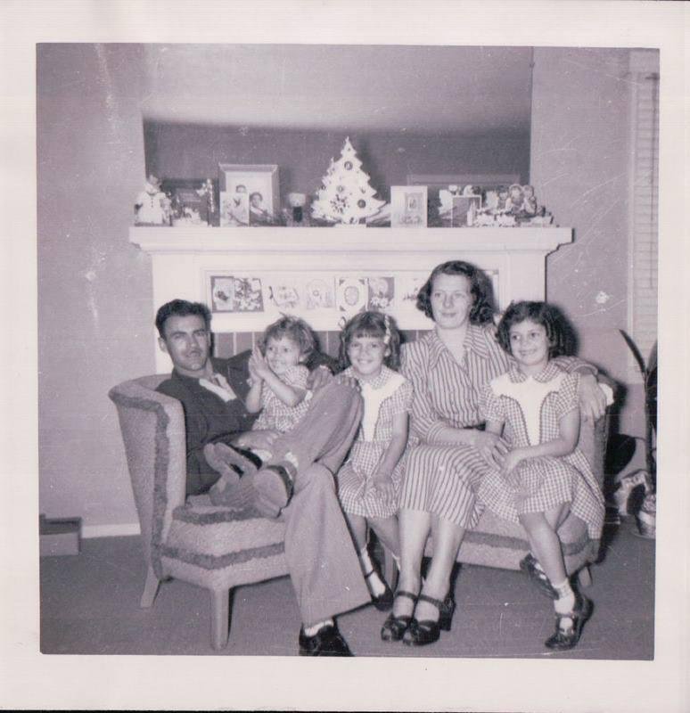 Dad, (Dee), Marlene, Kathy, Mom (Dottie), Irene