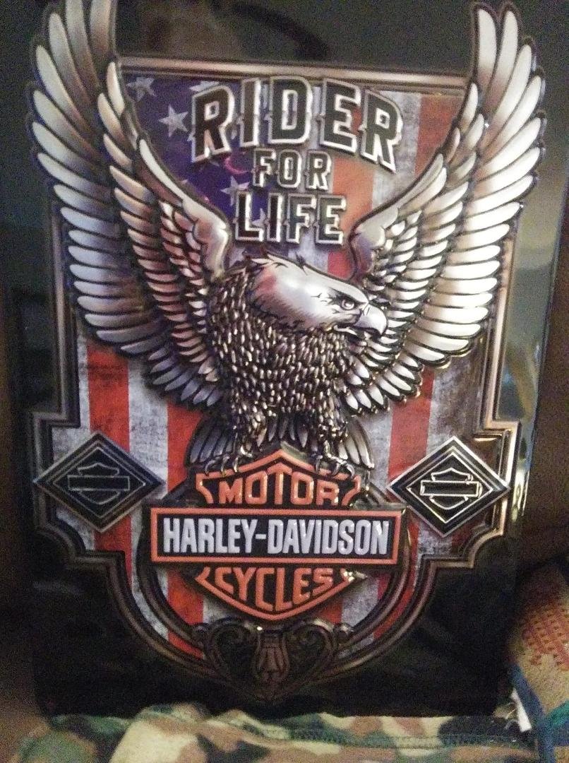 Beautiful HD sign wish I knew his to post pic together but part of his anniversary gifts