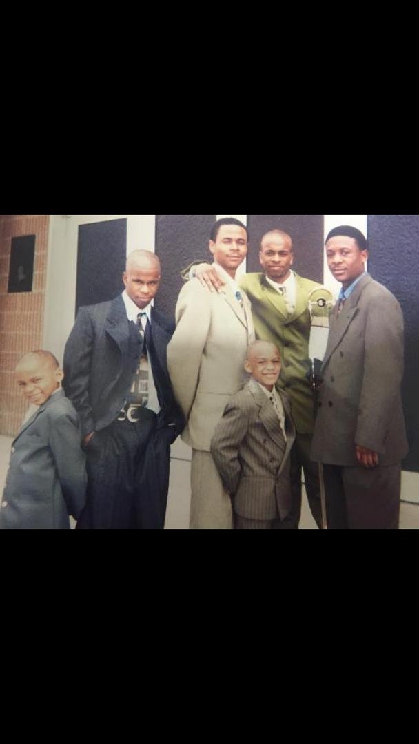 This pic is locked IN 🙏🏾😢😭 r.i.p. uncle David. Mayco. And Donte