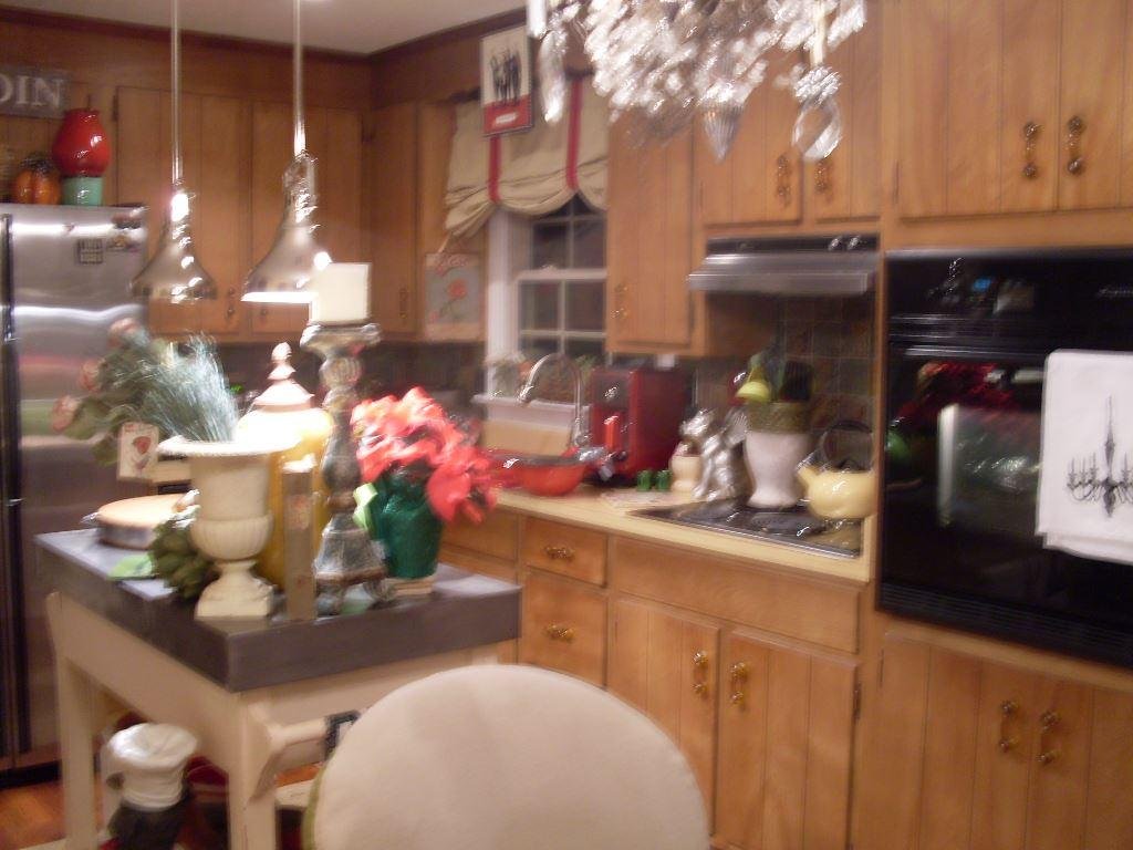 The cooks corner. This is where the magic happens.lol (Officially, I HATE to cook)