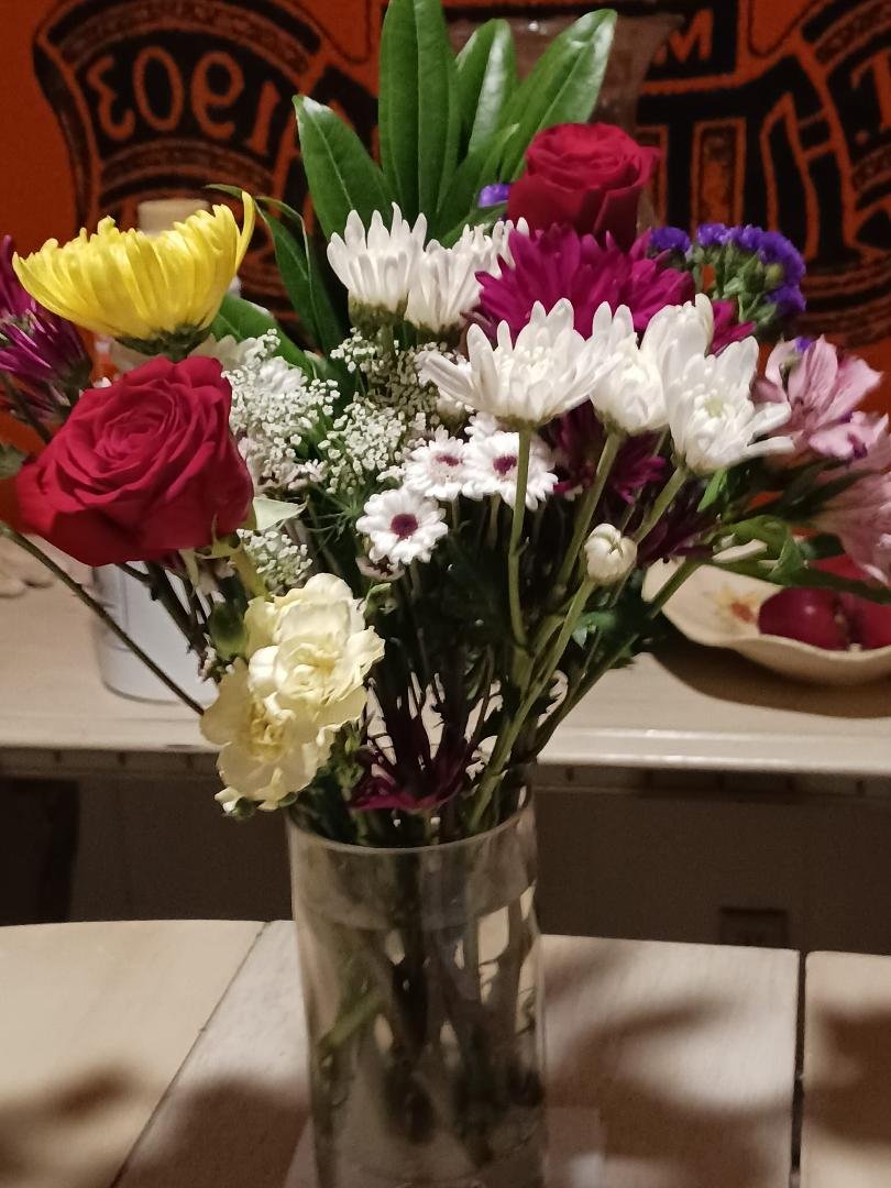 Beautiful anniversary ❤️ flowers.......love you Shane.....which is tomorrow