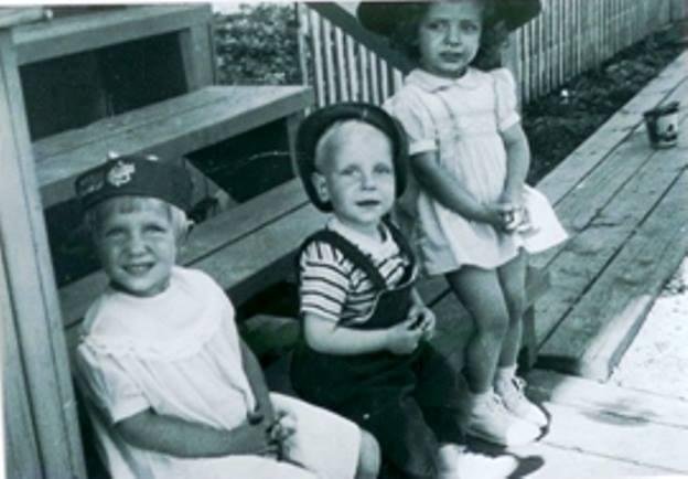 Myra Crowe nee Miller
Linda Rainville nee Taylor