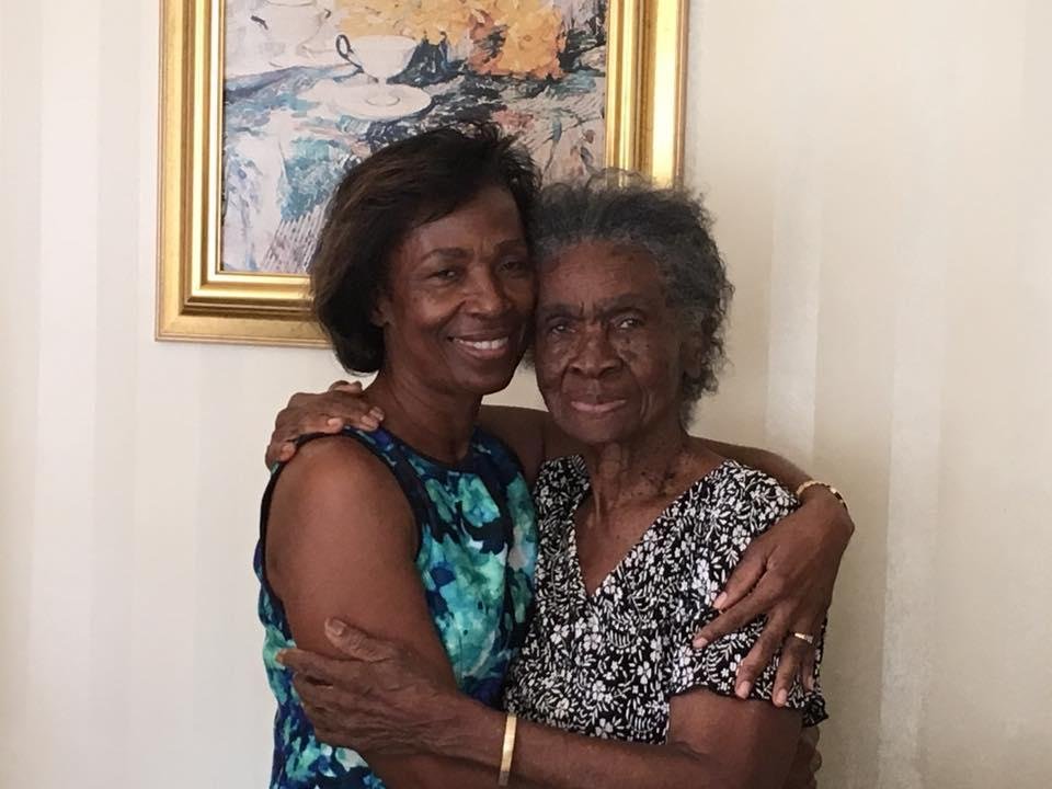 Today is my sweet and wonderful Mama 90th birthday 🎉I am giving thanks to God for allowing her to celebrate this day.  She is the best mother anyone could ever asked for and I  am truly blessed that she is my Awesome Mothe