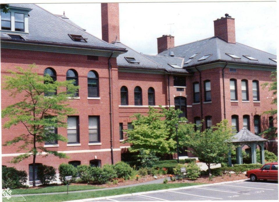laurel st elementryschool cutterschoolgrades 1thru 6 now a bunch of condos. lot of memories going to this school. ithink i remember every teacher i had.