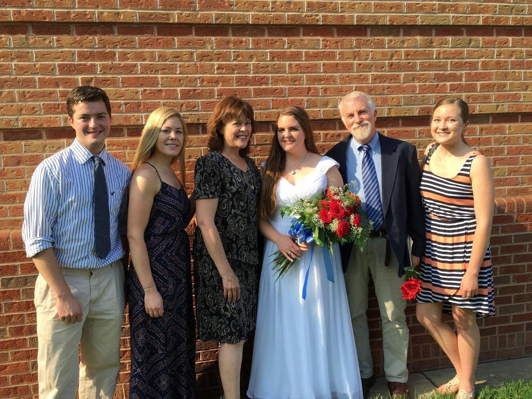 Congratulations Stephanie Larsen on your high school graduation. We love you!