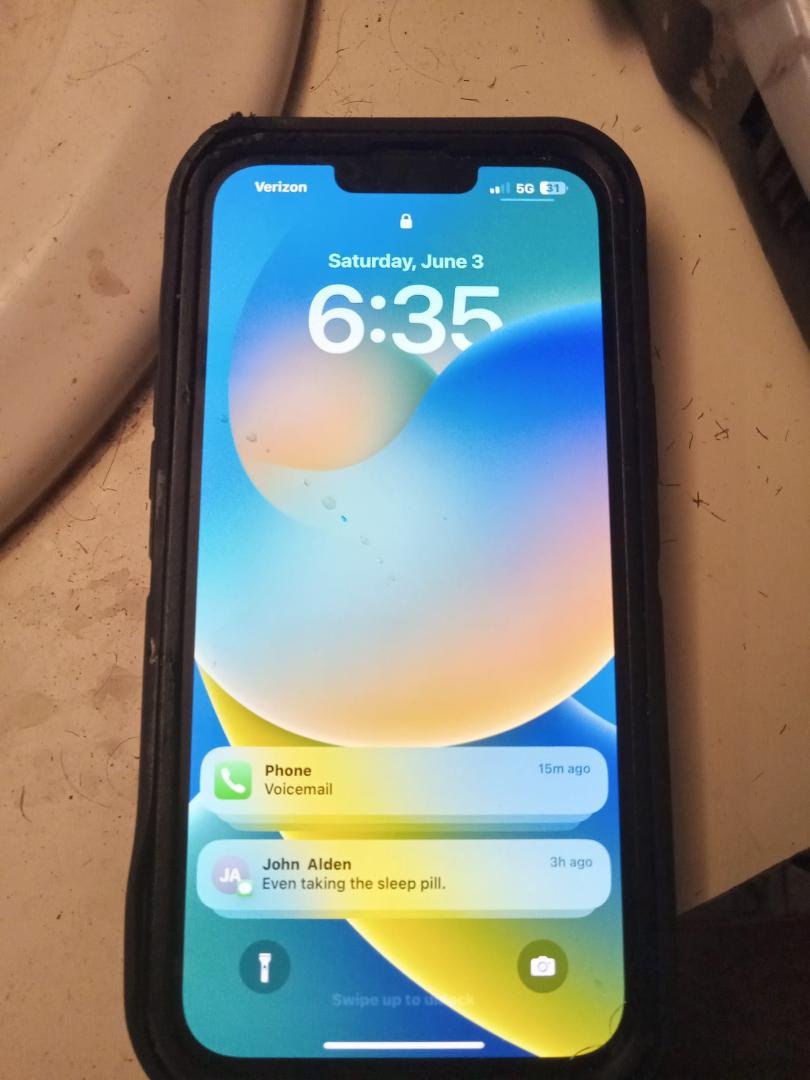 Anybody lost the iPhone how about it between 15A And 15B call at 863 304 5189 it a verizon