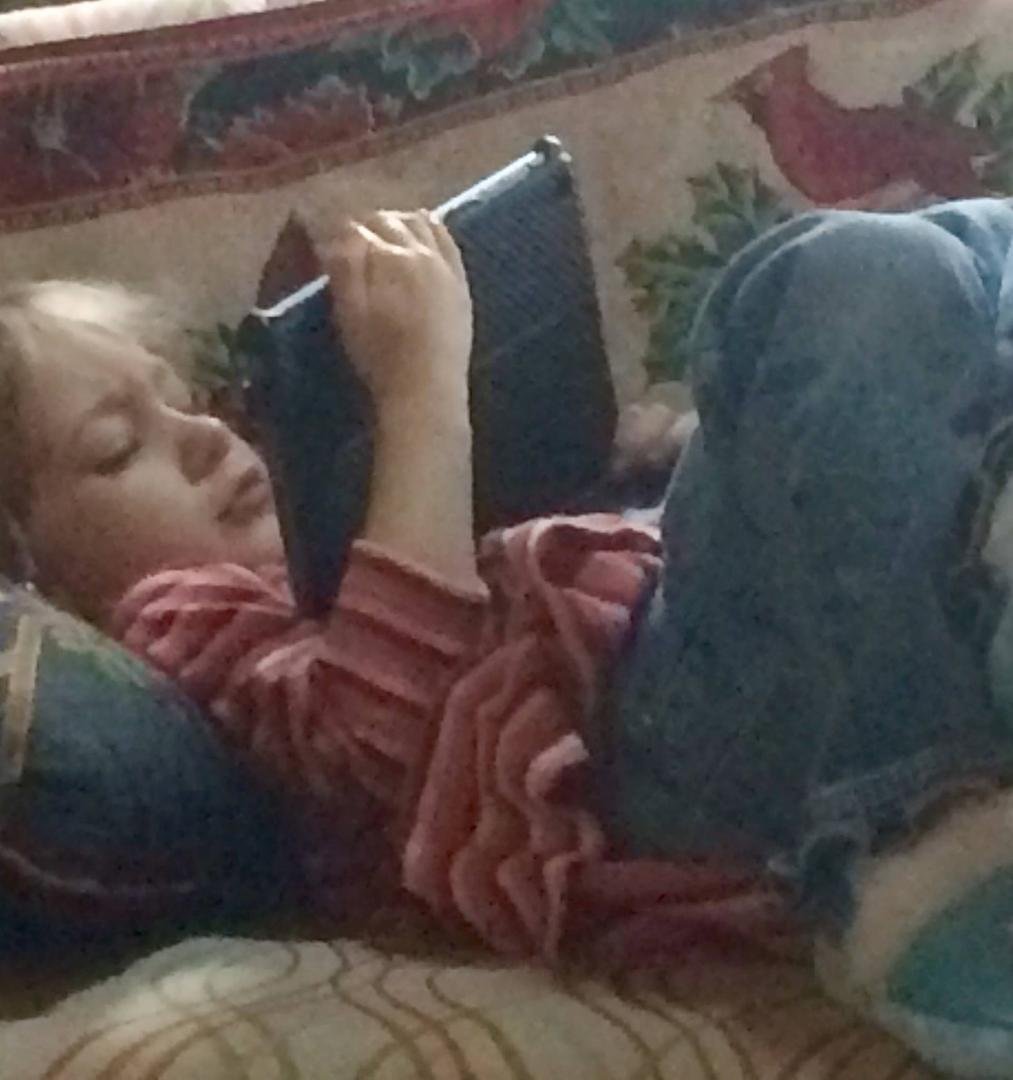 Maisy is chilling with Nana and Pop-Pop❤️