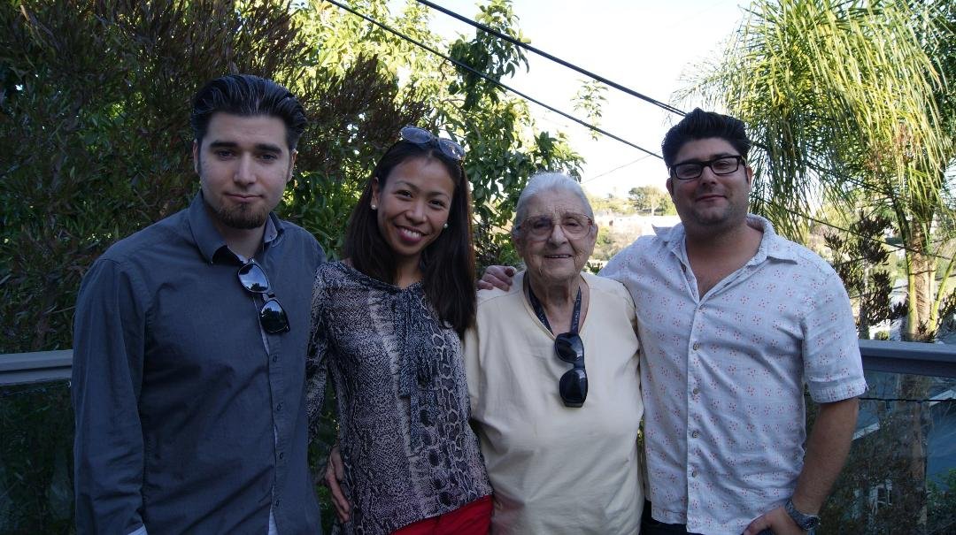 The Hogue side of the family. Visiting Casey's place in Silver Lake.
