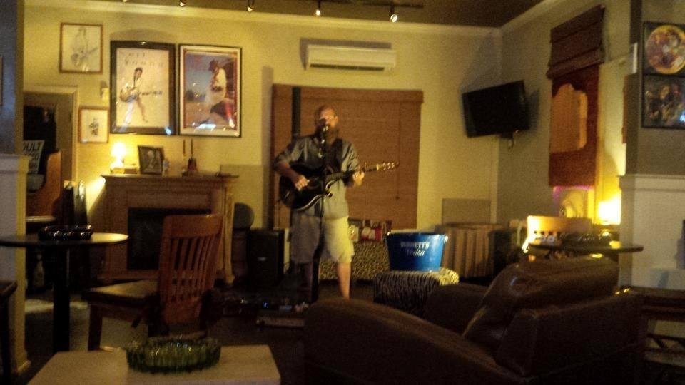 Wayne Davies' album, Mobile Uploads