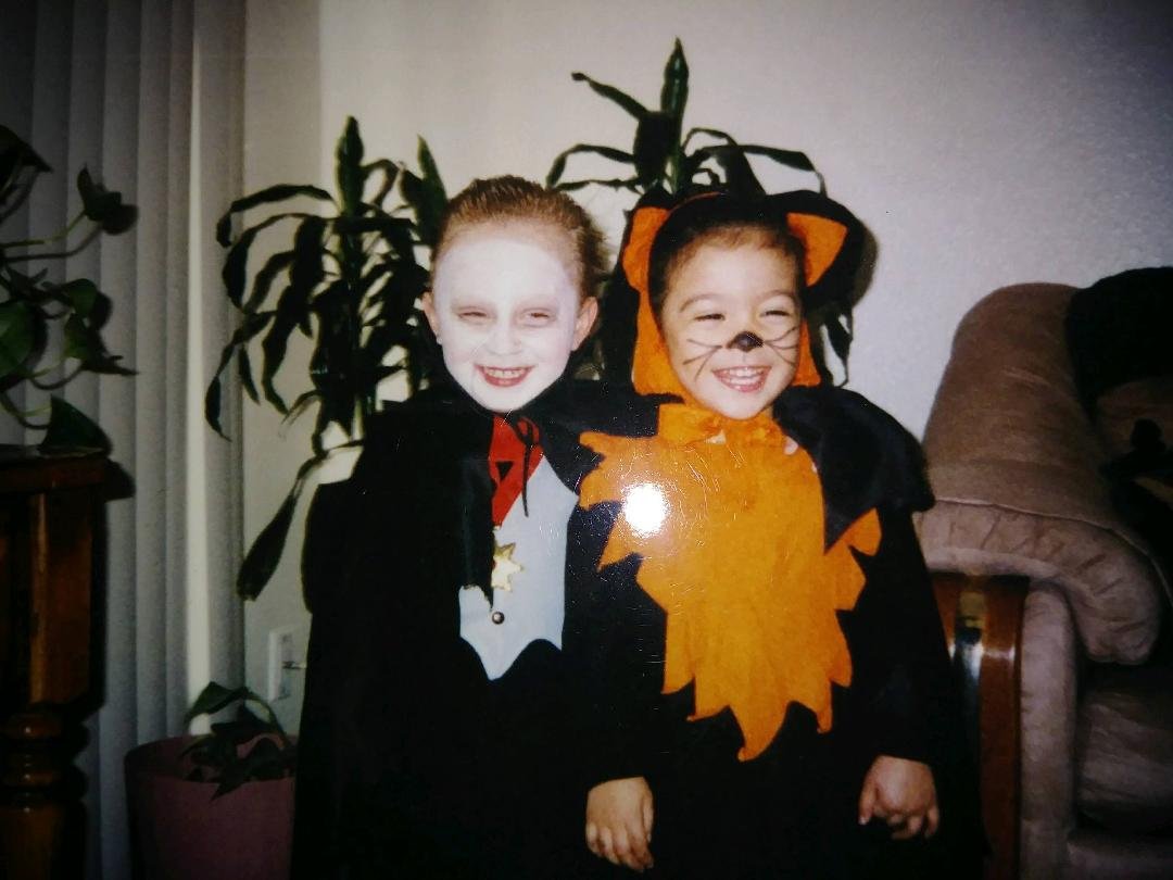 I just had to post this picture of Mikey & Dez. Pure joy on their faces. TOOOOO CUTE!!!