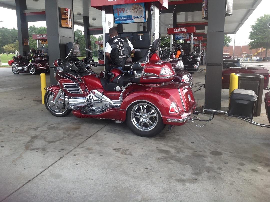 This a Bike Club on their way home to N.C. From an event in Alabama. Sharp Bikes!
