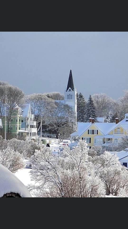 Great picture of Mackinaw Island.