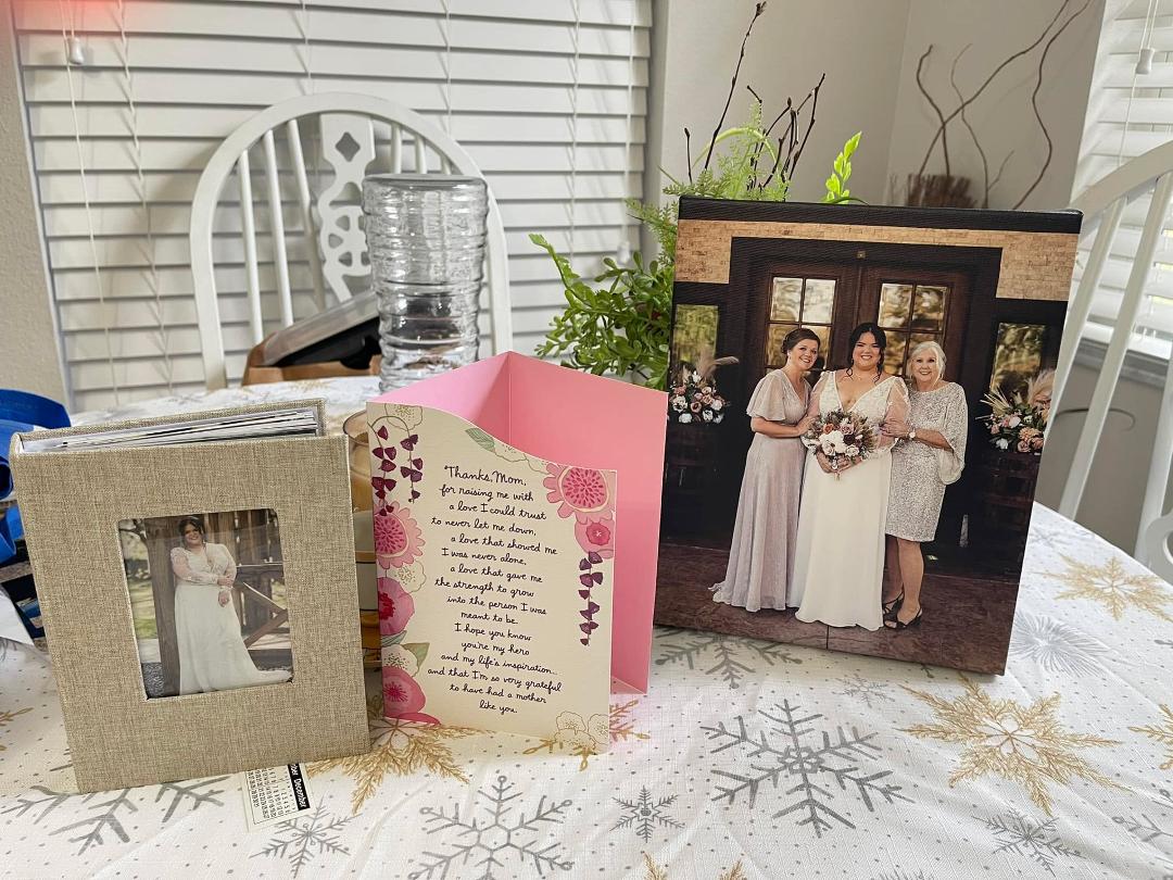 Thanks so much for my sweet card, beautiful picture and album! I love you so much.🩷😘🩷