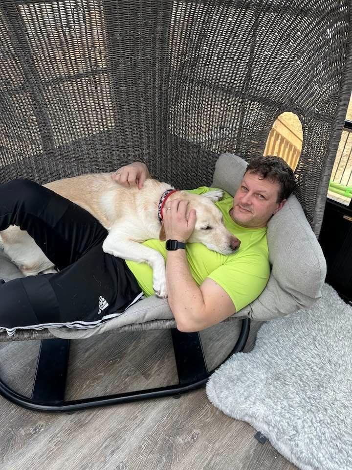 Some early morning cuddles 🥰 🦮