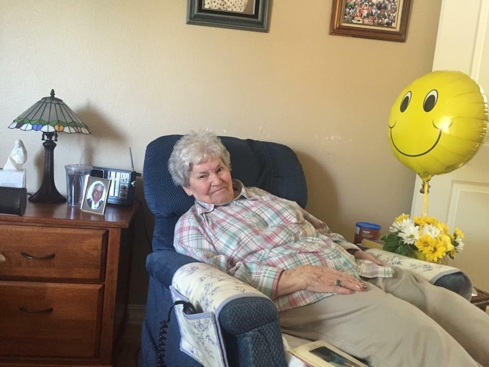 Carol May at Bee Hive Homes on Mothers Day 2016. Looking good cousin Carol. Love you💞