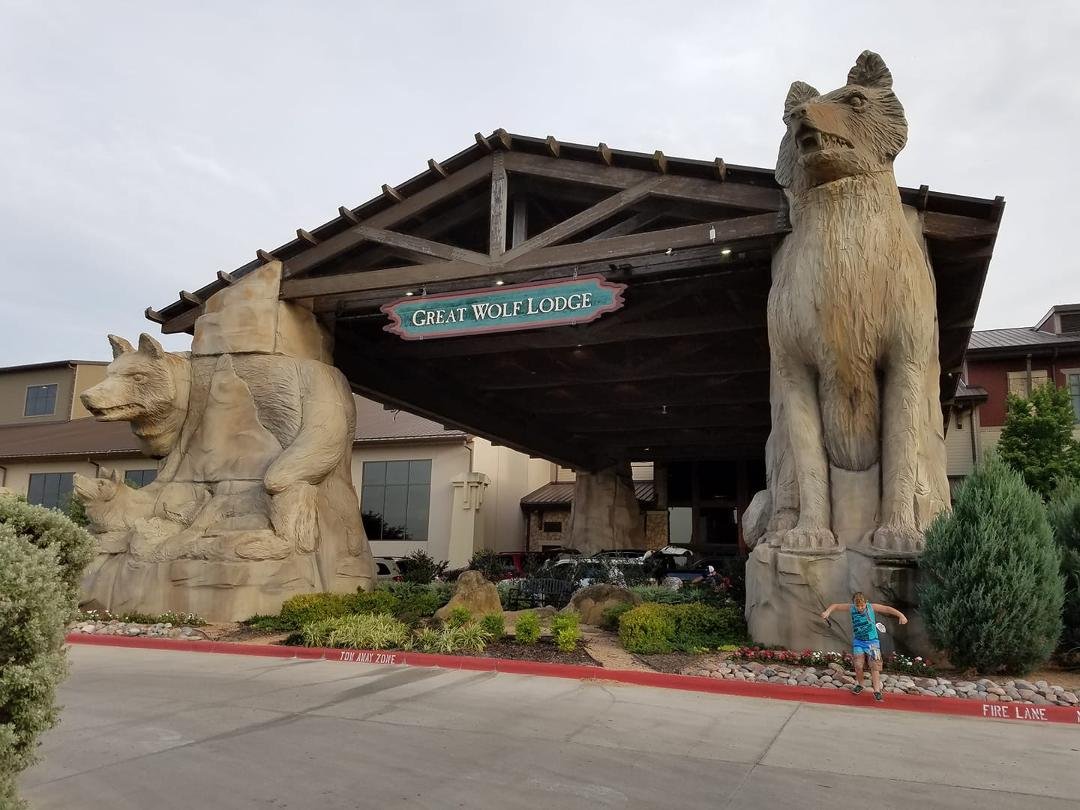 Thanks to Jessica and Craig we are enjoying Great Wolf Lodge Grapevine, TX today with grandson Jackson.