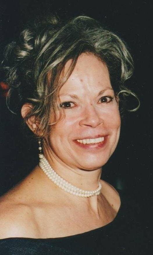 It's been 6 years, but you live on in our hearts. I miss you sis...