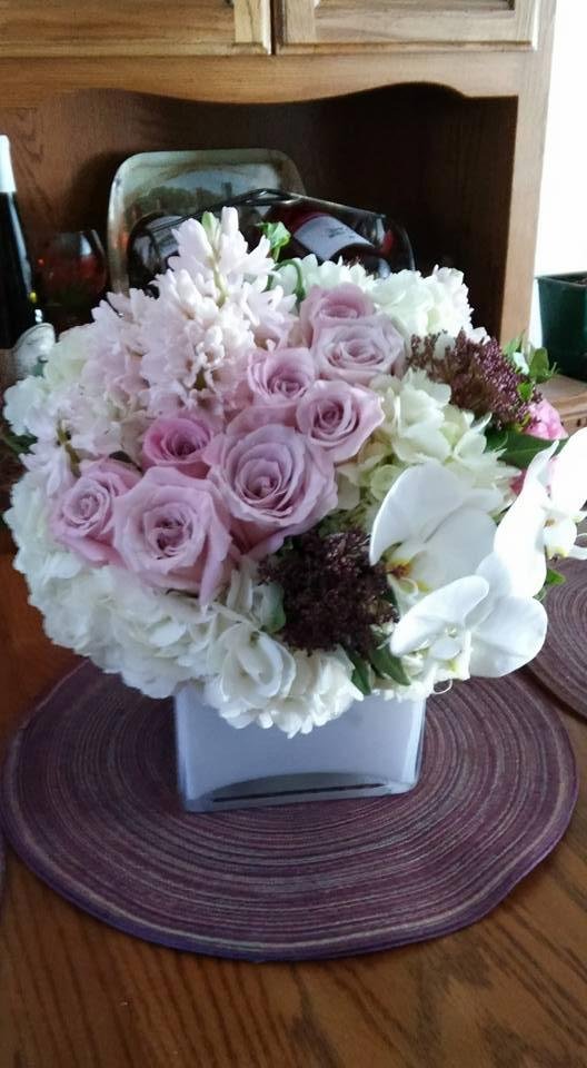 Thank you, Becky Bearden, Bear Den, Luke and Zack for this stunning birthday arrangement by Brenda of Bouquets & Beyond! ❤