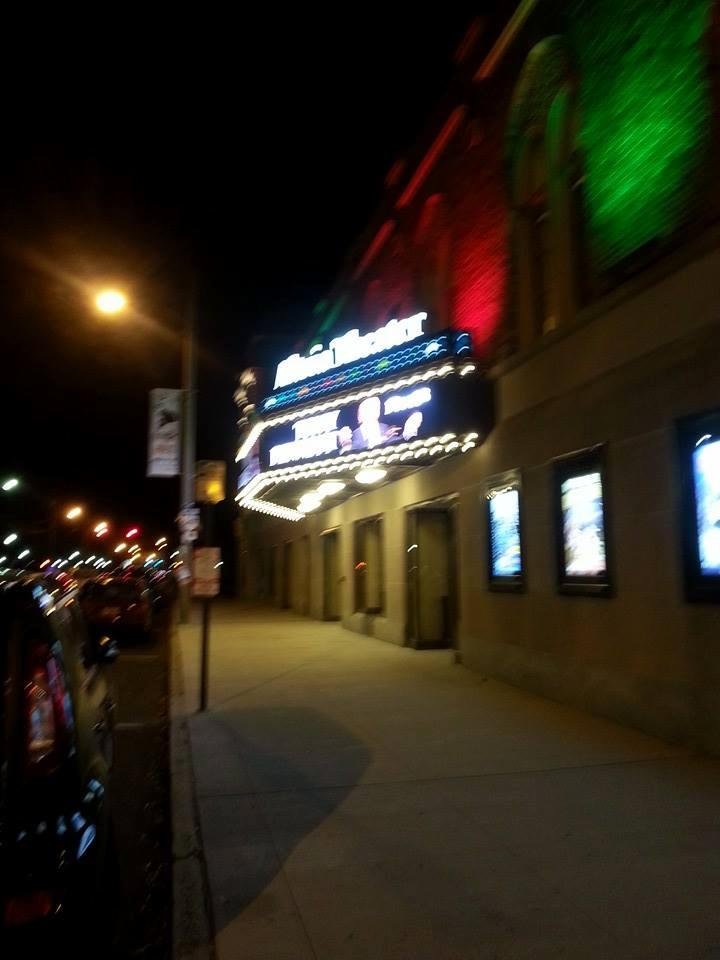 Preparing to see the legendary Tony Bennett at the newly refurbished Mosque/Landmark/Altria Theater in Richmond VA. How lucky can an okd man get?
