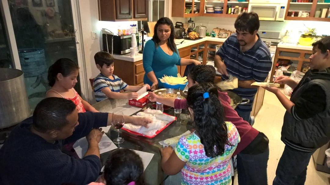 New Year Tamales 🍞 😋 mmmhhh with Jayden Elie Tame Elie Zavonte Elie Eduardo, Jackson Cx , Angel Rojas , Diego , Manuel, Baby Samuel, Araceli, and all them girls 😃