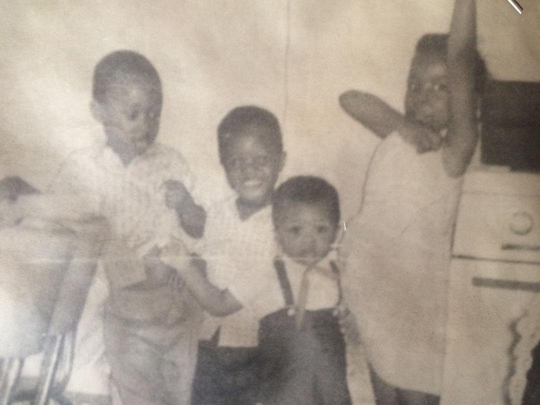 Alex Family, a God fearing family, may God blessing shine today and always.