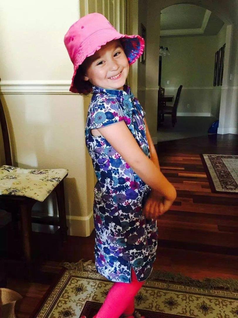 Erin, constantly "posing"......but if you ask her what she wants to be when she grows up, she answers....dentist??