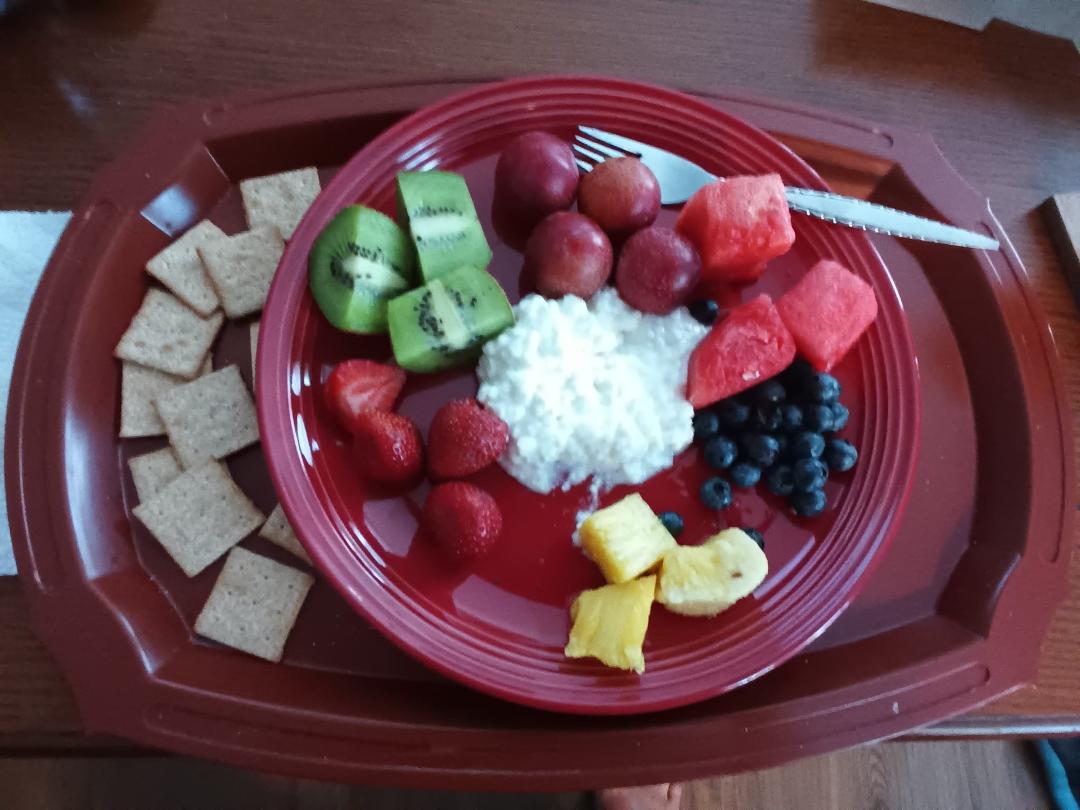 Some of you are familiar with my frequent vegetable salad lunches with no lettuce or greens. This week I decided to go with a fruit plate. It's tasty. Those round fruits between the watermelon and the kiwi are supposedly ch