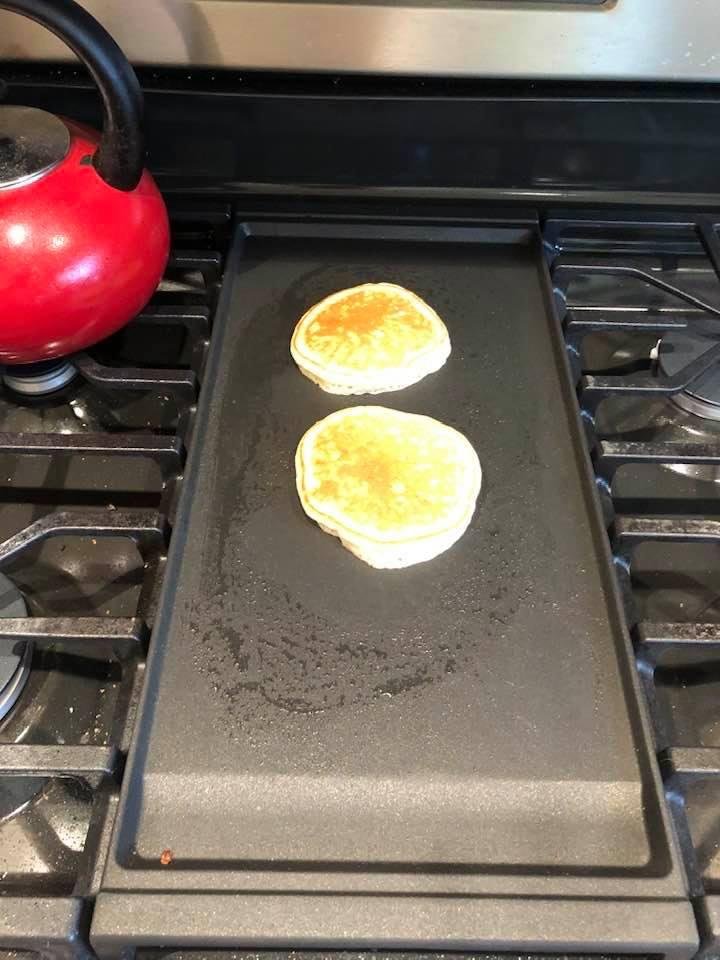 Banana pancakes 😆
Absolutely loving the grill feature on the new stove ❤️