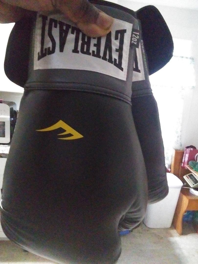 Love my 12 ounce gloves , great workout fellas lol