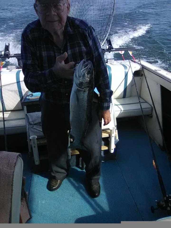 dukes 8lb. steelhead he got today. we also limited 12 walleye. and got done early.
