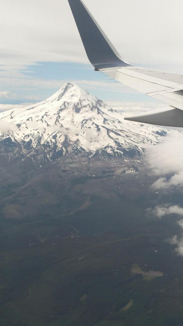 When I see my hometown mountain...I know I'm home... y'all come visit us you here...