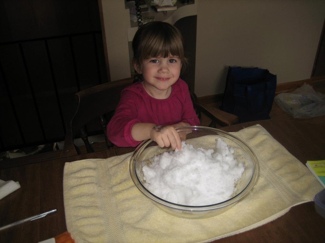 At last, an inexpensive, healthy, snack for Teagan .... a "snowbowl"