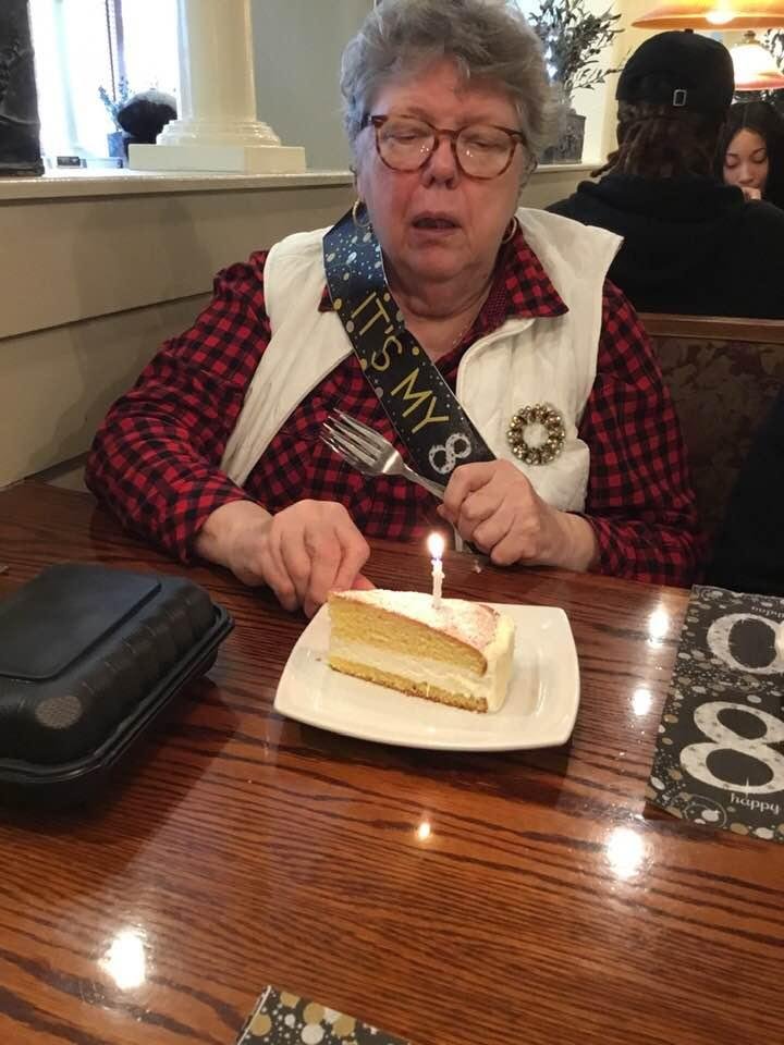 Delores had her 80th Birthday party at Olive Garden. Good time , great food and a delightful server❗️