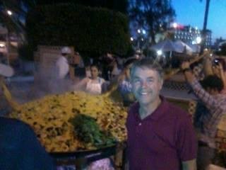 Rafa en un festival de la paella en Ensenada Mexico la semana pasada. Que rica!!!!!!!!