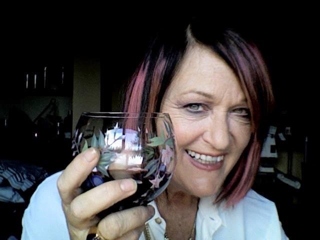 yummers, a nice red blend from Bevmo! Happy Friday, everyone!