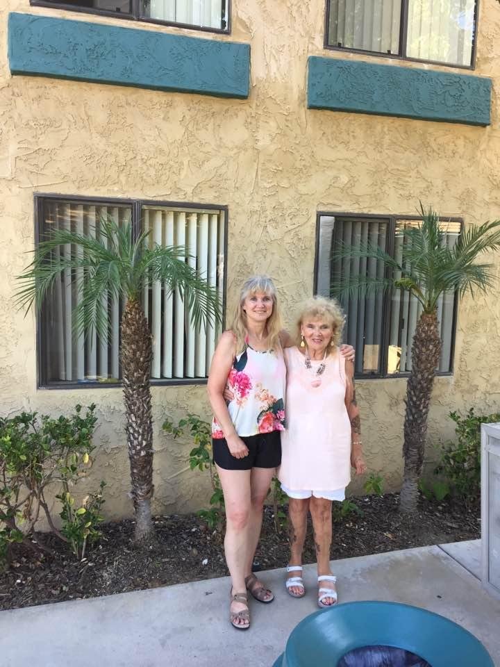 Last day in CA saying good-bye to mom for now😇